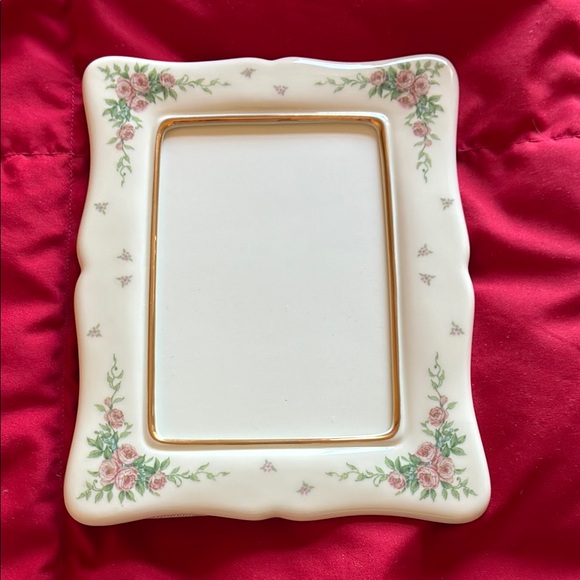 Lenox Other - NWT Lenox 3x5 Porcelin Petit Rose Picture Frame